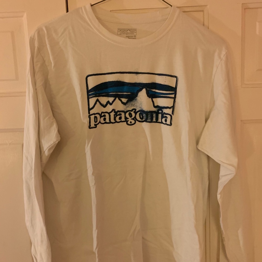 Patagonia long sleeve graphic tshirt - large